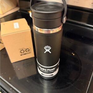 Hydro Flask Matte Black Bottle 20 oz